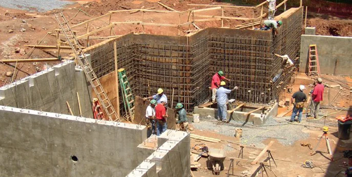 Гидроизоляция ленточного фундамента строящегося сооружения